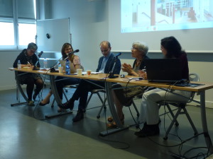 Table ronde : l'Architecture comme praxis modérée par Jean-Baptiste Minnaert avec Eve Roy, Claire Vignes-Dumas et Léonore Losserand 